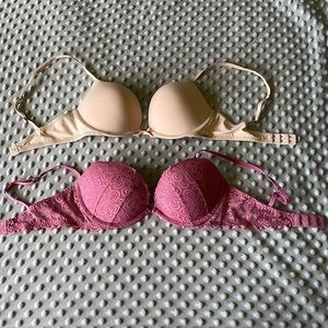 SOLD:32B Gilly Hicks Push Up Bras (Set)